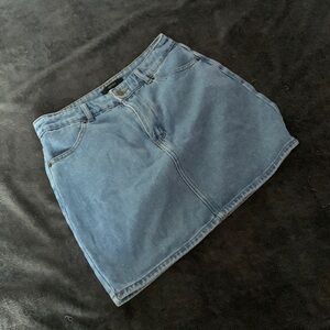 Looks good on a woman w curves